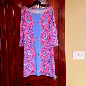 Lilly Pulitzer Shift dress excellent condition.  Long sleeves with gold buttons